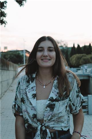 Estudiante de educación (infantil y primaria) ofrece clases particulares a niños de entre 6 y 14 años de las materias básicas como son matemáticas, lengua o ciencias