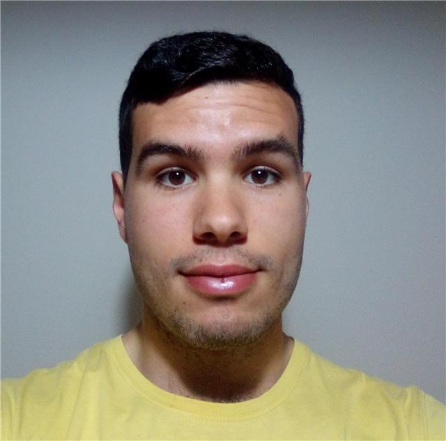 Doy clases de dibujo técnico nivel universitario, de física y filosofía hasta segundo de bachillerato, también en ingles