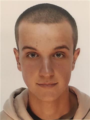 Professeur en licence de droit, diplômé d'un bac littéraire avec mention