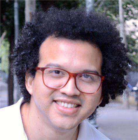 Profesional en jazz y musica clasica ofrece clases a domicilio de piano, canto, guitarra, o bateria