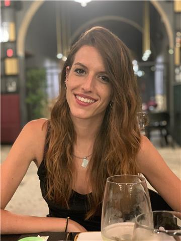 Studentessa magistrale in biotecnologie industriali impartisce ripetizioni di biologia per ragazzi