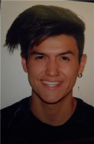 Joven estudiante da clases de musica muy economicas