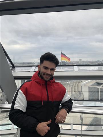 Estudiante de bioquímica ofrece clases particulares de inglés en Valencia vía online/presencial según disponibilidad geográfica