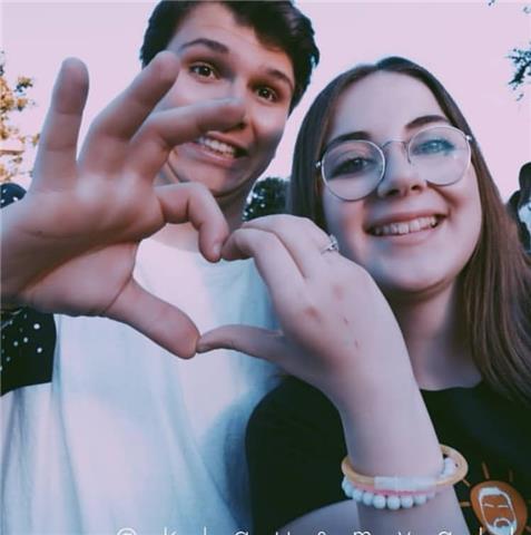 Studentessa che da ripetizioni