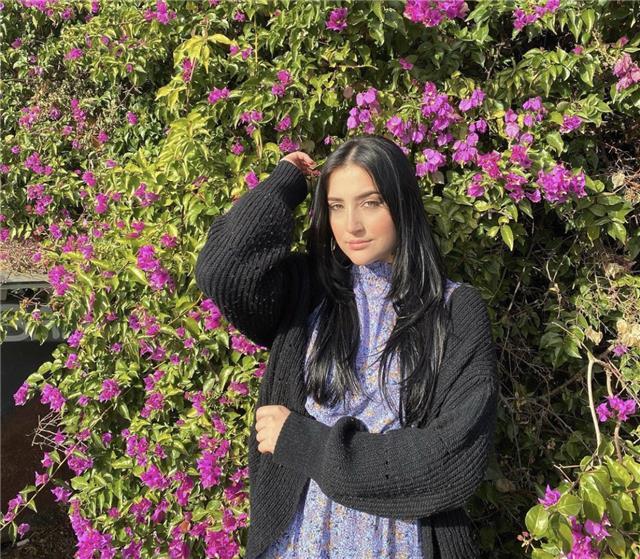 Tutora de inglés en barcelona que ahora mismo está trabajando como auxiliar de inglés. vengo de los estados unidos y llevo 7 meses en barcelona. hablo inglés nativo igual como el español