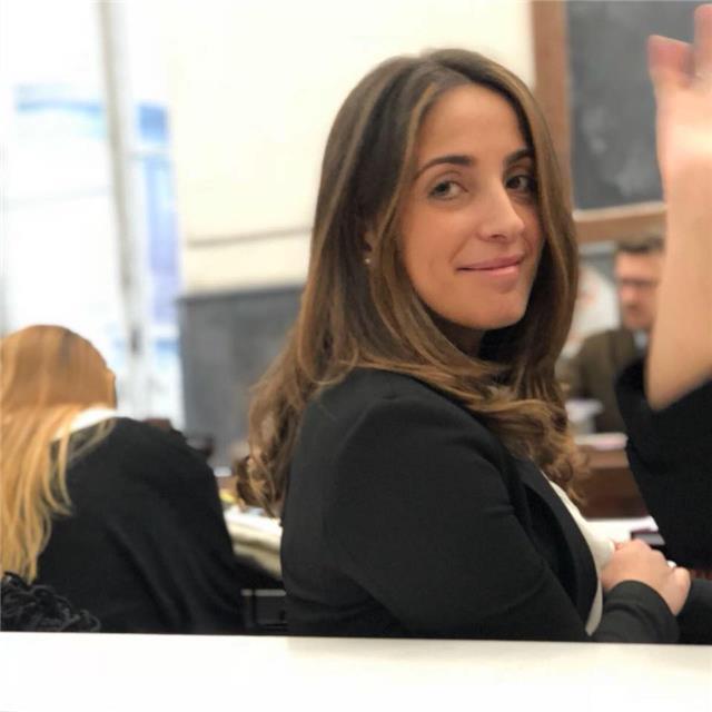 Insegnante doposcuola effettua ripetizioni per studenti di scuole elementari, medie e superiori. Esperienza pluriennale
