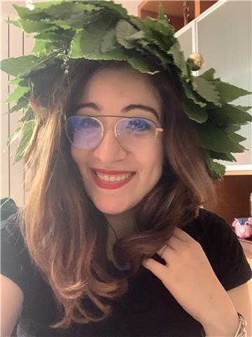 Laureata in storia da ripetizioni per le medie e le superiori