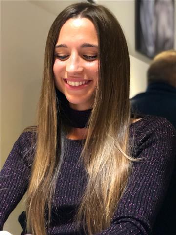 Mi chiamo Marta, ho 26 anni e faccio lezioni private di spagnolo e sono madrelingua