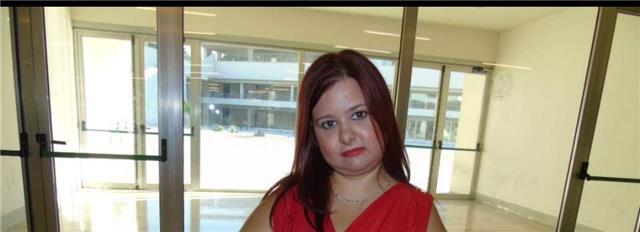 Ragazza laureata in scienze dell'educazione