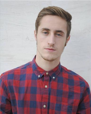 Profesor de lengua castellana y literatura e historia ofrece clases particulares para alumnos de primaria, eso y bachillerato. licenciado en periodismo. asimismo, puedo impartir otras asignaturas como geografía o historia del arte. apasionado de la enseña