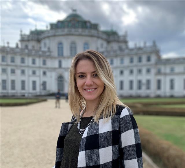 Studentessa universitaria laureanda in lingue impartisce ripetizioni di tedesco, inglese e francese per ragazzi delle medie e superiori