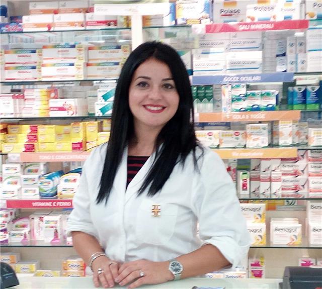 Laureata in Farmacia offre ripetizioni di chimica, sia inorganica che organica, biologia e scienze a studenti di qualsiasi livello scolastico