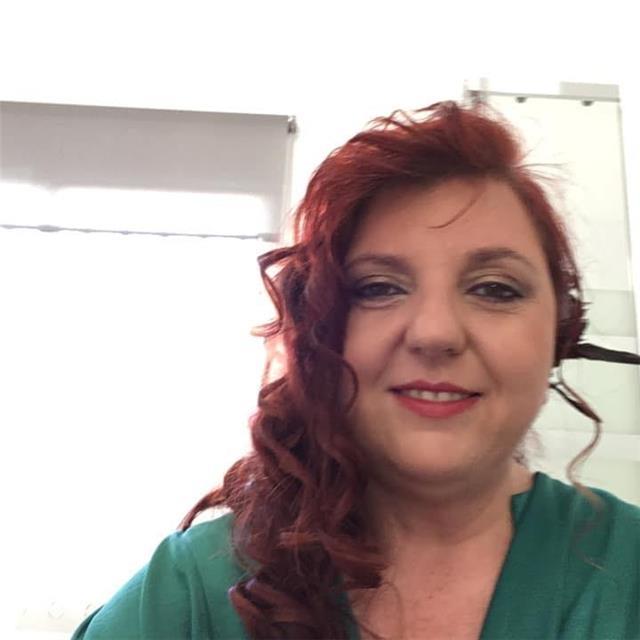 Doy clases particulares de piano. también de música en colegios, desde primaria , hasta bachillerato