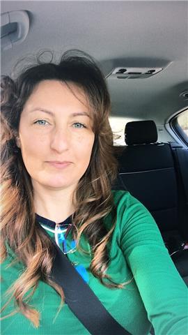 Professoressa di lingua inglese, si propone per l’insegnamento della lingua italiana a ragazzi di lingua italiana nonché a ragazzi stranieri. Inoltre per ripetizioni e lezioni di lingua inglese per ragazzi di scuola media