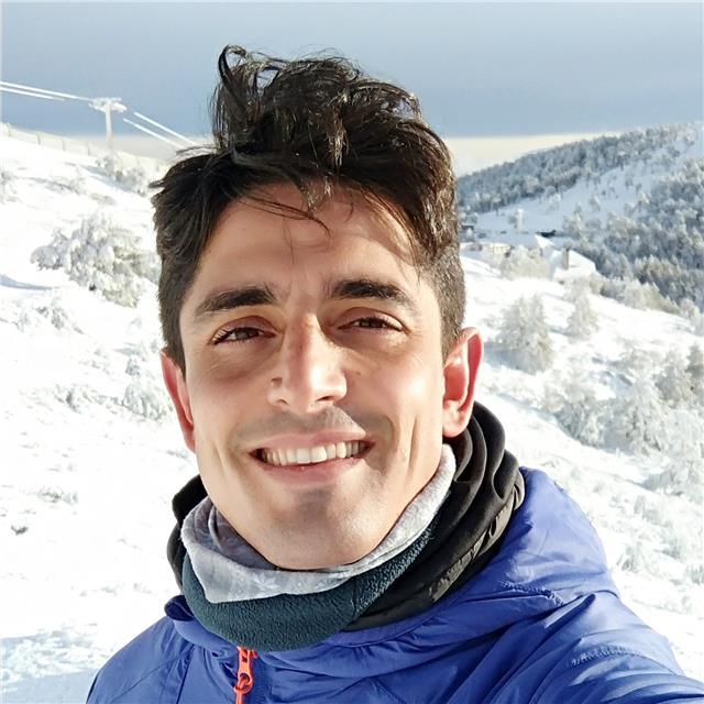 Profesor de inglés de formación profesional. Antiguamente he trabajado en colegio de educación especial con alumnos con problemas de aprendizaje