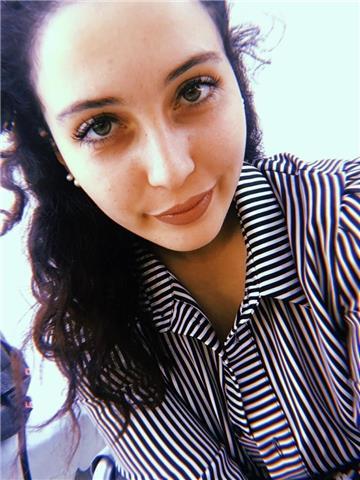 Studentessa al primo anno di Università diplomata a un Liceo Scientifico delle Scienze Applicate offre ripetizioni online