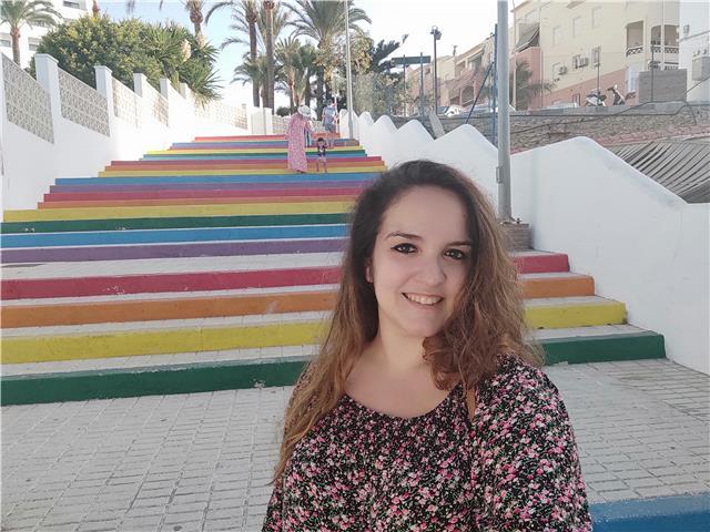 Graduada en filología inglesa y estudiante de magisterio se ofrece para dar clases online de refuerzo académico para alumnos de primaria hasta 2° de la ESO