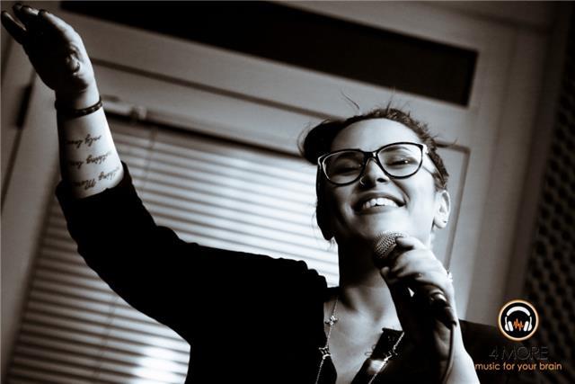 Insegnante certificata per lezioni private di canto e musica