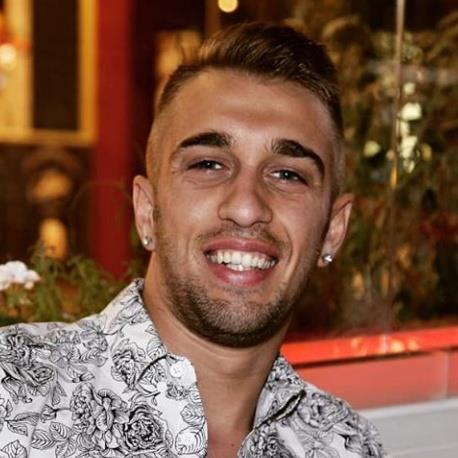 Laureando in lettere moderne impartisce lezioni private a casa e a domicilio di italiano, letteratura italiana, storia, storia dell'arte e geografia