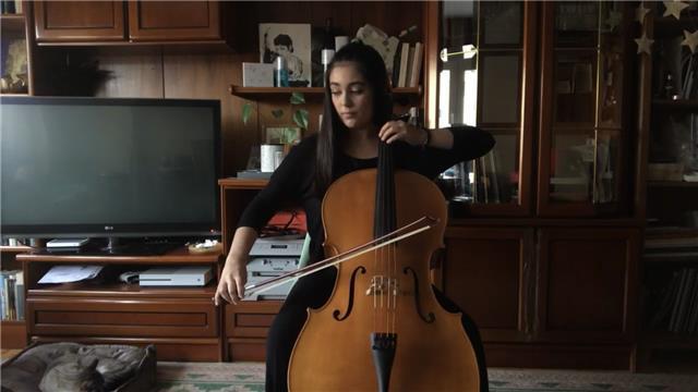 Titulada en el grado superior ofrece en zaragoza clases de violonchelo y lenguaje musical/armonía para todos los niveles