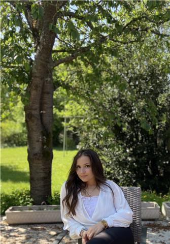 Etudiante, donne des cours en ligne