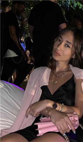 Ragazza laureata in scienze delle attività motorie e sportive e diplomata al liceo classico offre aiuto compiti in materie umanistiche