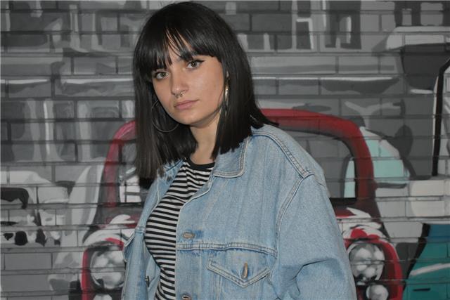 Doy clases particulares económicas de historia, inglés y francés o cualquier asignatura artística