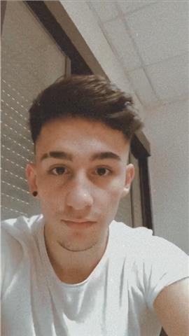 Me defino como un estudiante con ganas de incorporarse al mundo laboral a la par de con muchas ganas de poder ayudar a otros estudiantes