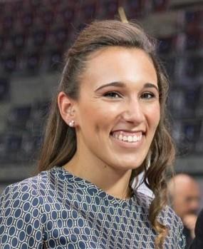 Laureata in economia offre lezioni private per studenti delle elementari, medie e superiori