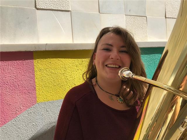 Profesora de música recién licenciada por el conservatorio superior de música de Castellón