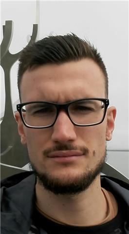 Profesor de geografía e historia, graduado en la uv, puedo dar las clases en inglés también. 10/12 euros la hora