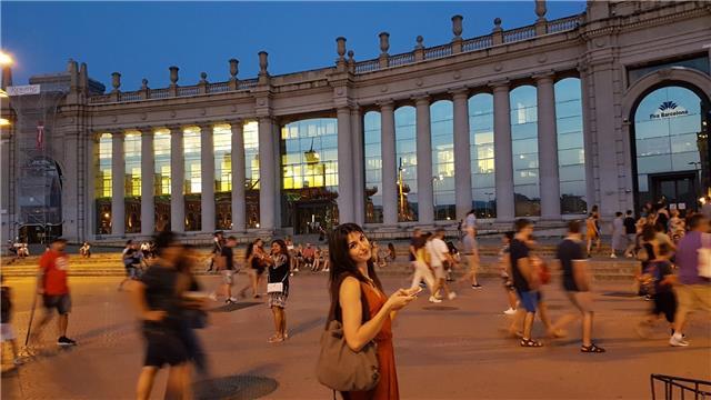 Insegnante di materie umanistiche, specializzata in musica cerca lavoro