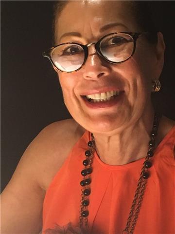 Tutora privada de español nativa, con Master en la enseñanza de Español como segunda lengua ELE, con más de 10 años de experiencia