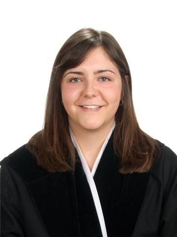 Profesora de secundaria, da clases de matemáticas, ciencias e inglés