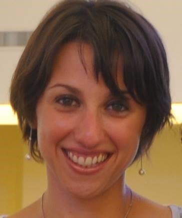 Laureata in Giurisprudenza e mediatrice familiare, offro il mio aiuto per l'apprendimento del DIRITTO