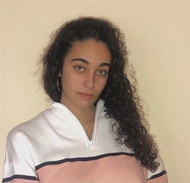 No he dado clases, pero he ayudado a mucha gente en su plan de estudios (organización diaria de trabajos y exámenes ), además de ayudar a entender los conceptos de cada temario de algunas asignaturas. des de primaria a bachillerato