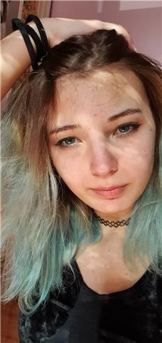 Ragazza diplomata al liceo linguistico offre lezioni private di lingua francese