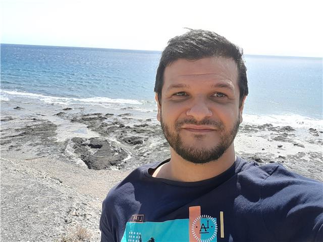 Licenciado en filologia hispánica se ofrece a dar clases de lengua española y literatura en todos los niveles