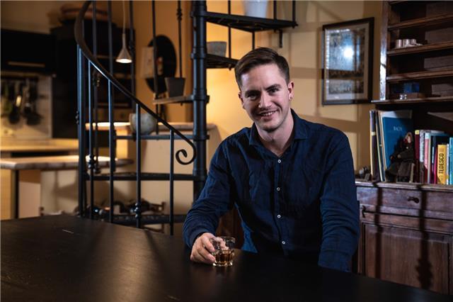 Chitarrista veronese; triennio e biennio conseguiti all'estero