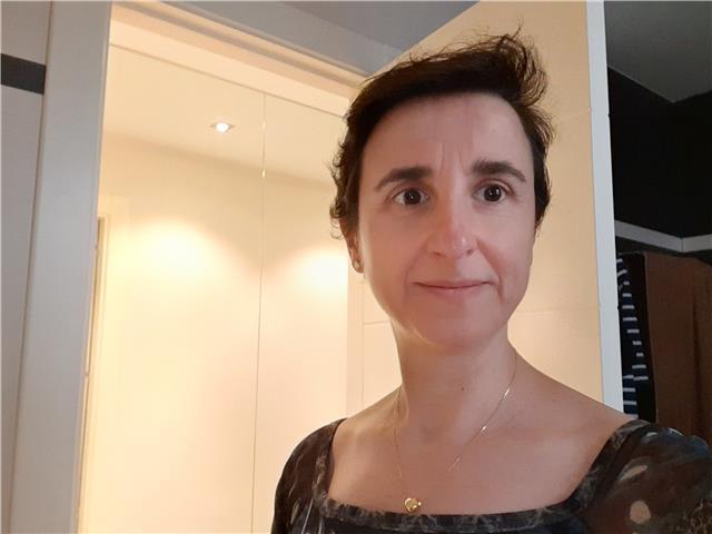 Soy maestra de inglés, y licenciada en humanidades,y doy clases de inglés, lengua y literatura,así como refuerzo en otras asignaturas,en valladolid y alrededores a domicilio. adult@s,y niñ@s desde 3 a 14 años