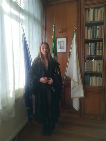 Laureata In Giurisprudenza