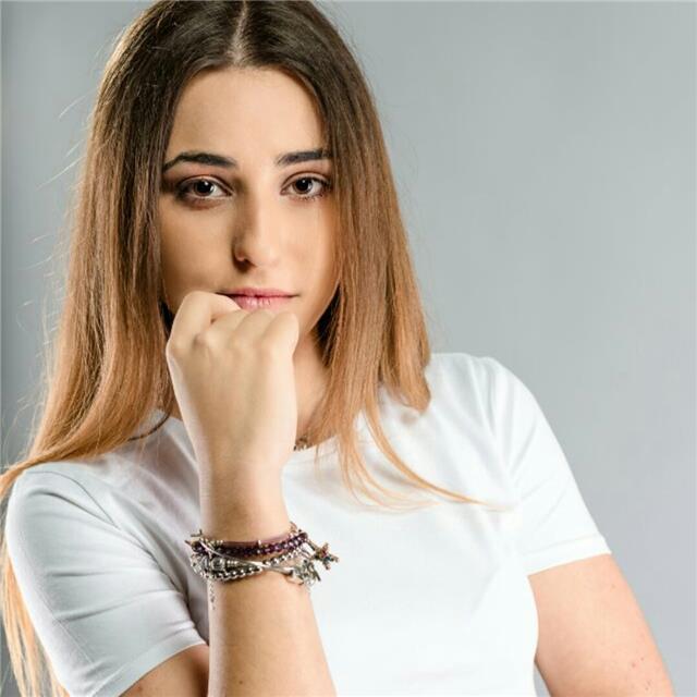 Studentessa 4 anno liceo scientifico, cenrtificazione Cambridge b2
