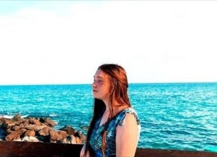 Ragazza diplomata in lingue straniere offre ripetizioni di inglese, francese e tedesco per ragazzi delle scuole medie e superiori