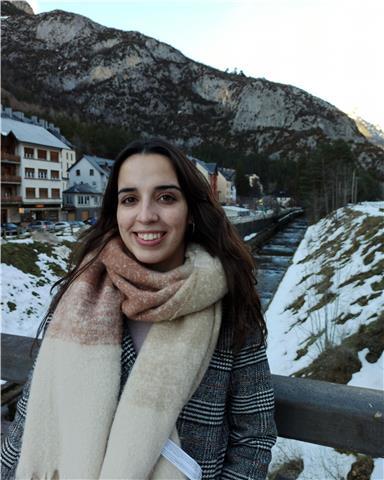 Maestra al y lengua inglesa para ayudar al alumnado