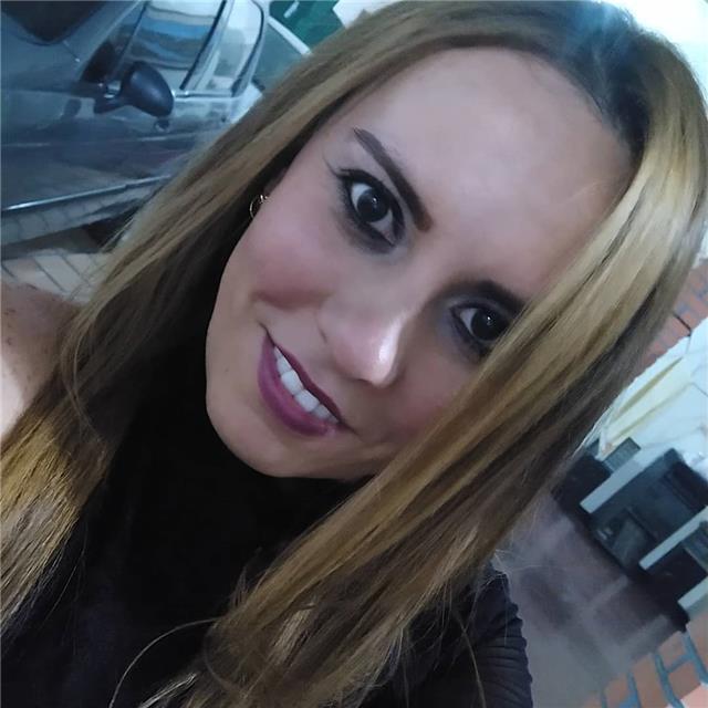 Profesora de comprensión lectora y escritura
