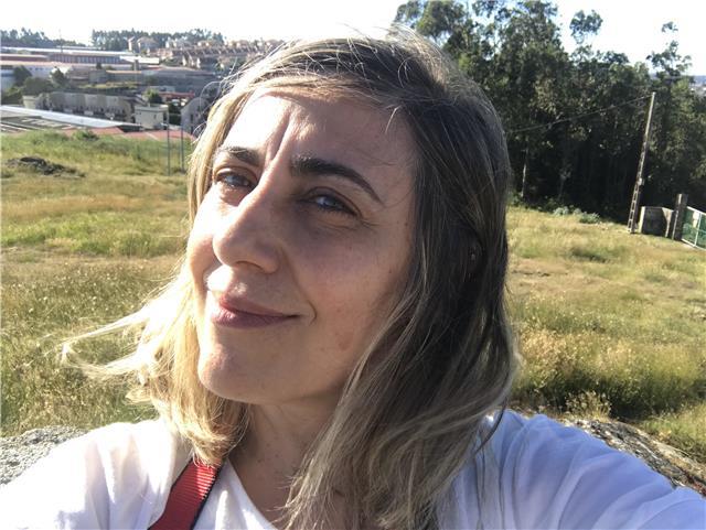 Soy creativa desde que tengo uso de razón. inquieta musicalmente siempre trato de que mis alumn@s descubran estilos musicales diferentes y que aprendan a amar la música en todas sus vertientes. 
he impartido clases de música en primaria, secundaria y bach