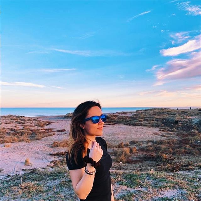 Insegnanteneolaureata per storia dell' arte, letteratura e inglese