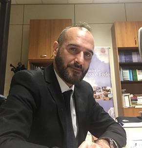 Insegnante universitario con esperienza pluriennale, impartisce lezioni di inglese e spagnolo (e tutte le altre materie umanistich