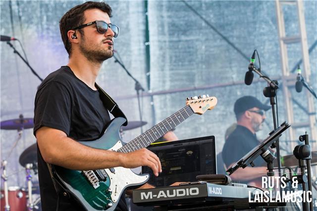 Clases de guitarra, armonía, bajo eléctrico, piano y lenguaje musical