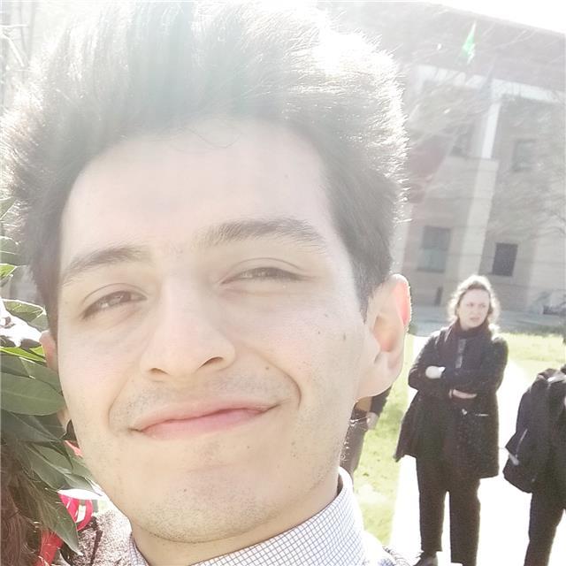 Ragazzo di 23 anni madrelingua spagnola offre ripetizioni a bambini delle elementari e ragazzi delle medie e superiori di ogni materia, ed inoltre anche di chitarra